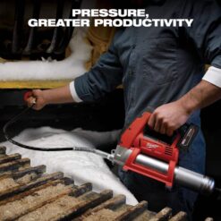 Milwaukee M12 12V Lithium-Ion Cordless Grease Gun Kit with One 3.0 Ah Battery, Charger and Tool Bag 2446-21XC