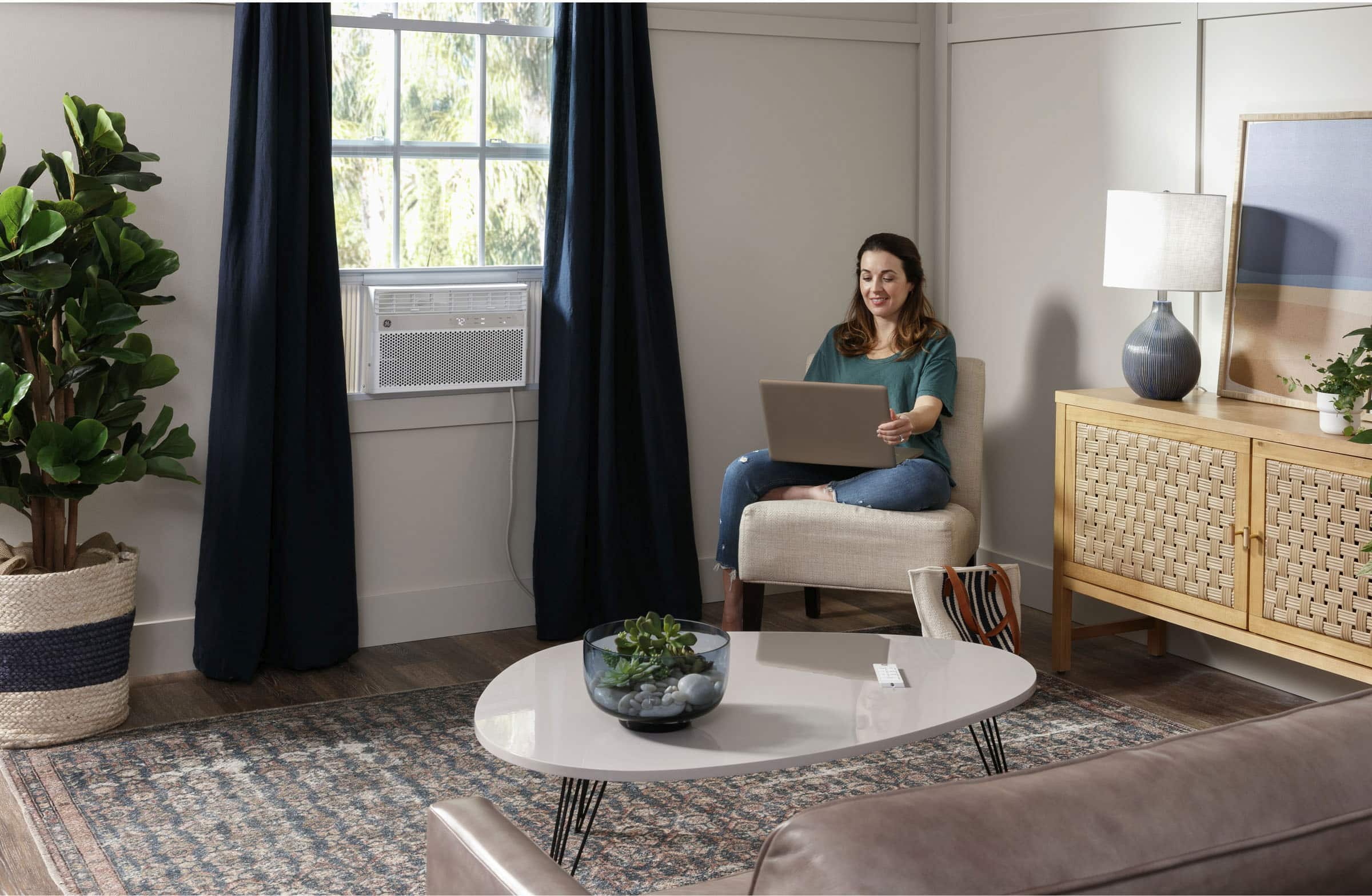 GE - 350 Sq. Ft. 8000 BTU Smart Window Air Conditioner - White