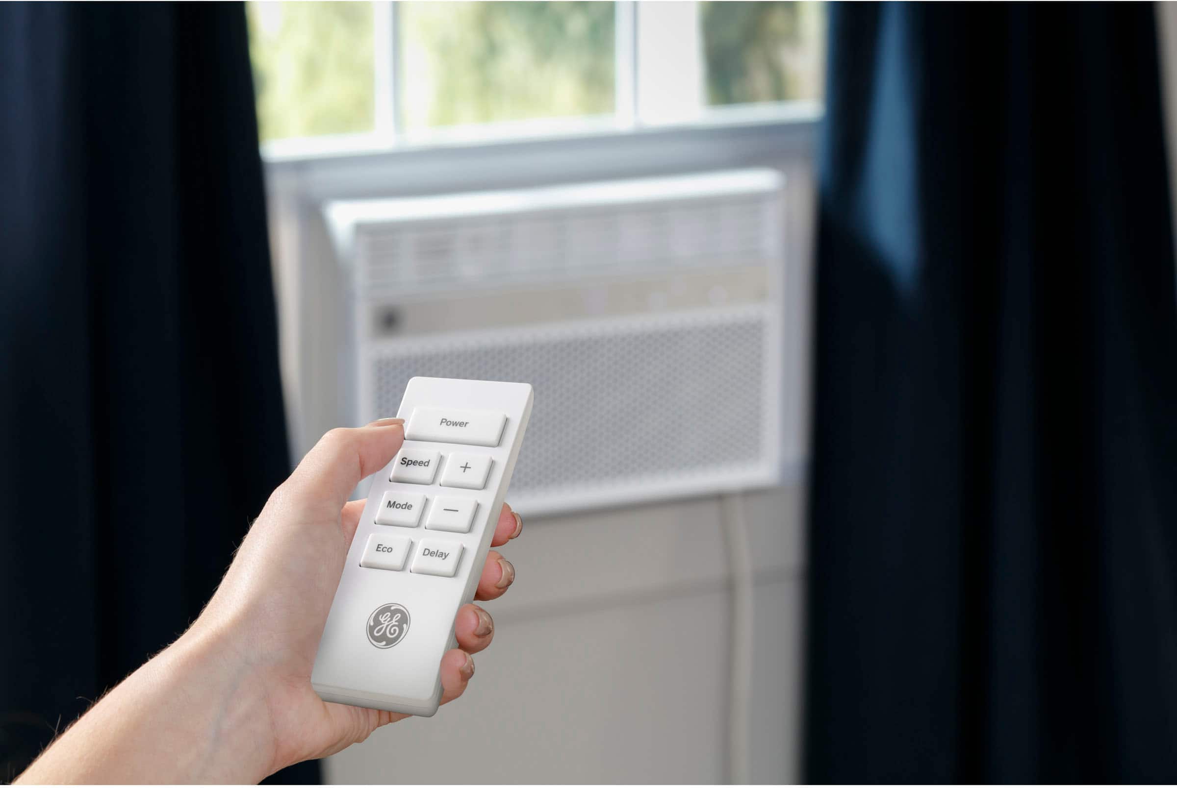 GE - 350 Sq. Ft. 8000 BTU Smart Window Air Conditioner - White