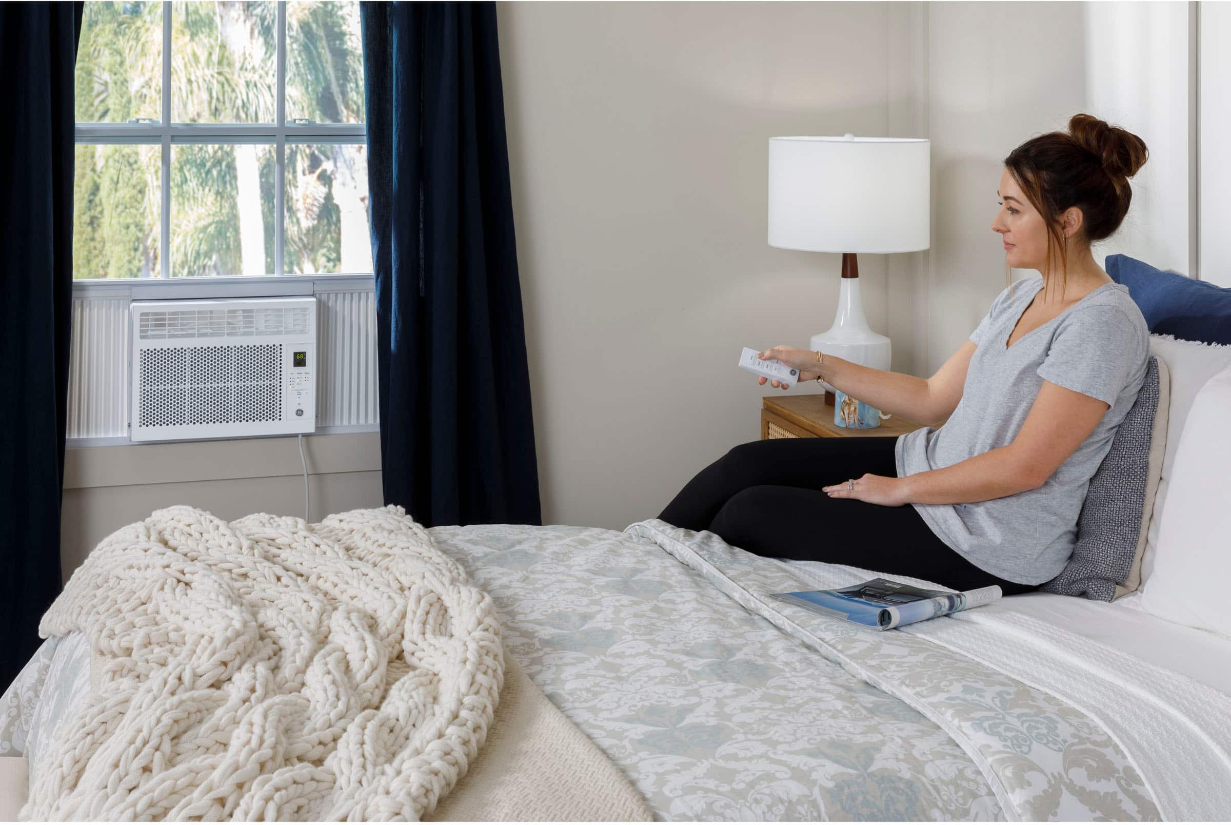 GE - 250 Sq. Ft. 6000 BTU Window Air Conditioner - White