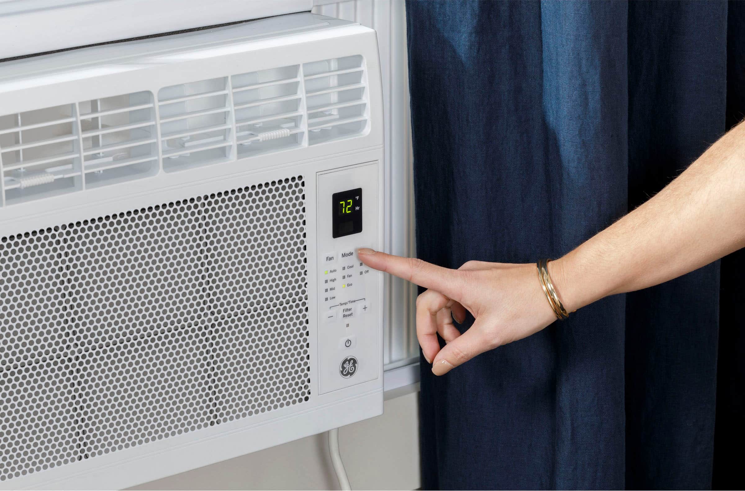 GE - 150 Sq. Ft 5000 BTU Window Air Conditioner - White