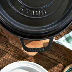 La Cocotte Cast Iron Round Cocotte, 7 quarts, Black
