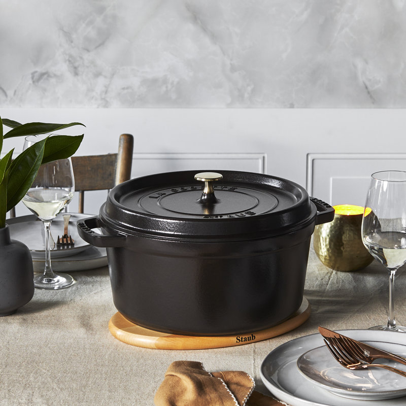La Cocotte Cast Iron Round Cocotte, 7 quarts, Black