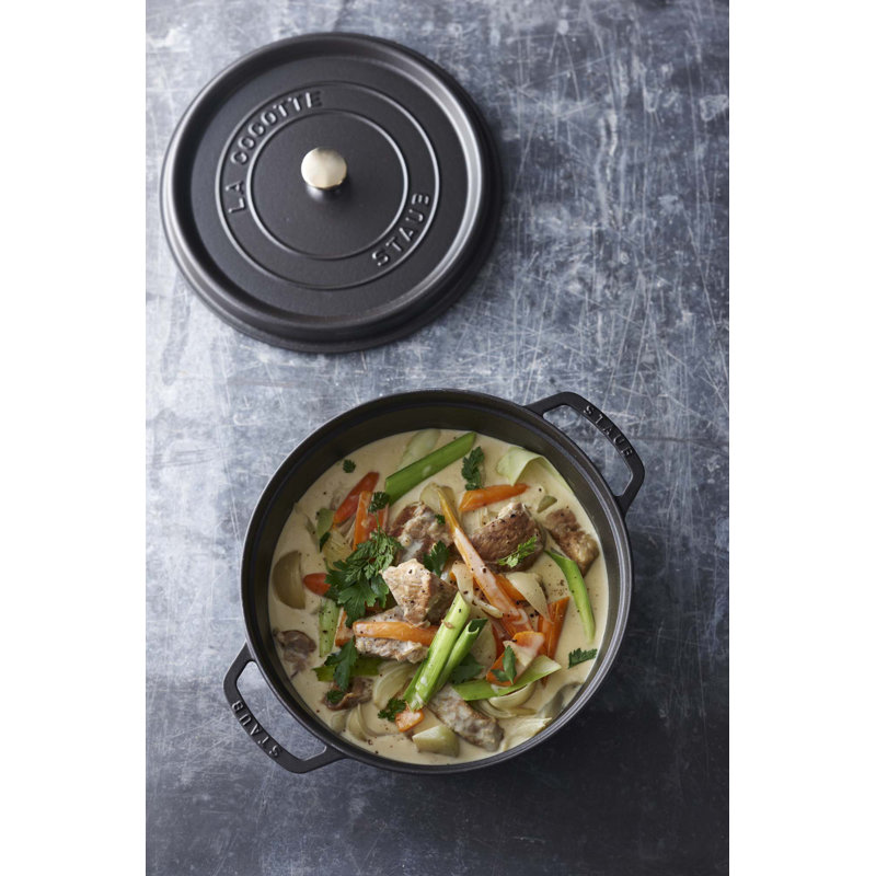La Cocotte Cast Iron Round Cocotte, 7 quarts, Black
