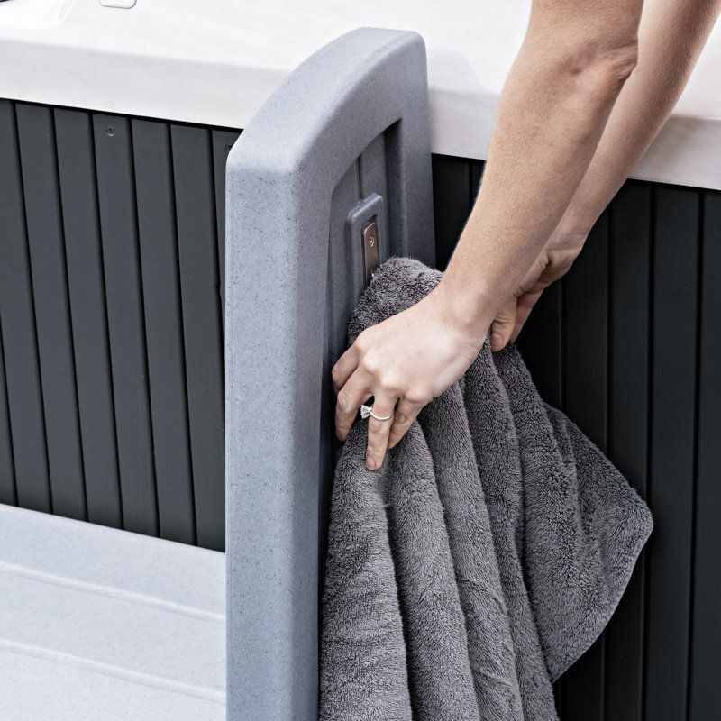 Hot Tub Collection Step2 25'' D Slip Resistant Hot Tub Step