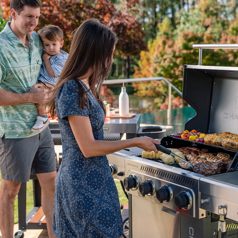 Charbroil Performance Series Gray 4 -Burner Liquid Propane Gas Grill 1 -Side Burner