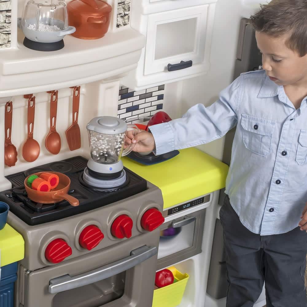 Step2 Elegant Edge Kids Kitchen Playset, Indoor/Outdoor Kitchenette, Interactive Play with Lights and Sounds, Made of Durable Plastic