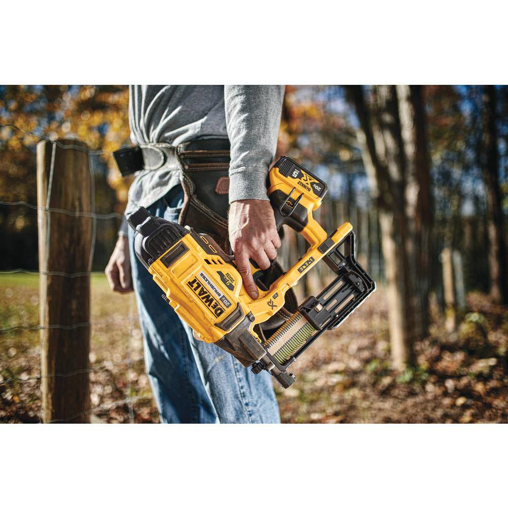 DEWALT 1.75 in. x 9-Gauge Galvanized Barbed Paper Tape Fencing Staples (960 per Box)