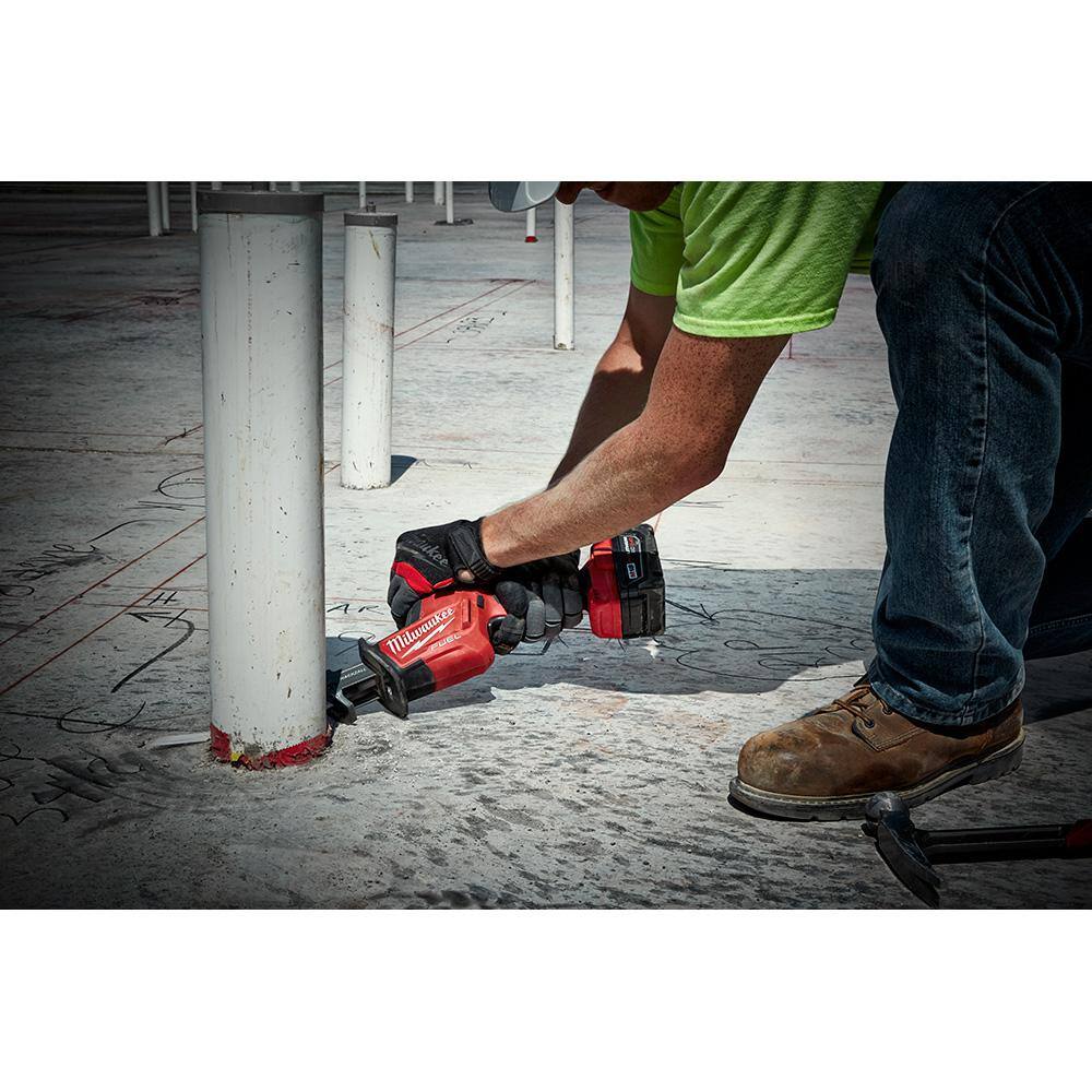 Milwaukee M18 FUEL 18V Lithium-Ion Brushless Cordless HACKZALL Reciprocating Saw W/ M18 5.0 Ah Battery