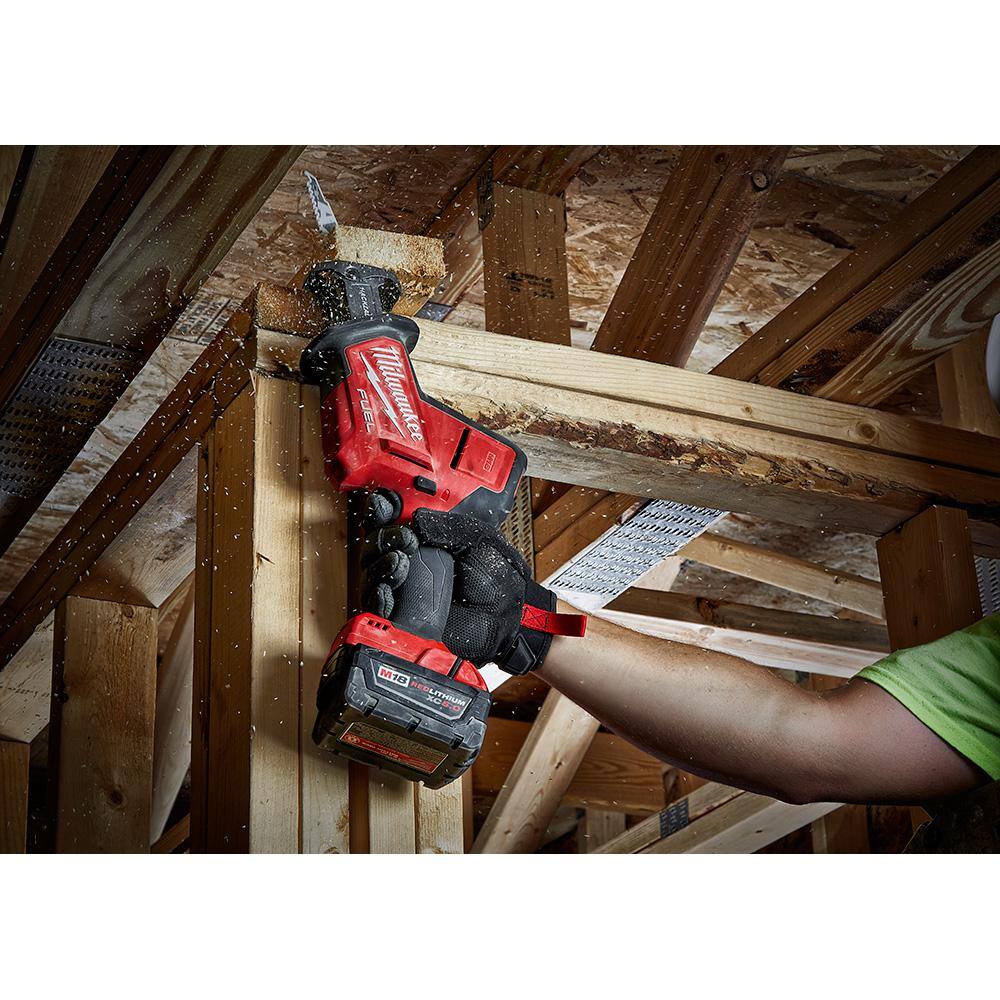 Milwaukee M18 FUEL 18V Lithium-Ion Brushless Cordless HACKZALL Reciprocating Saw W/ M18 5.0 Ah Battery