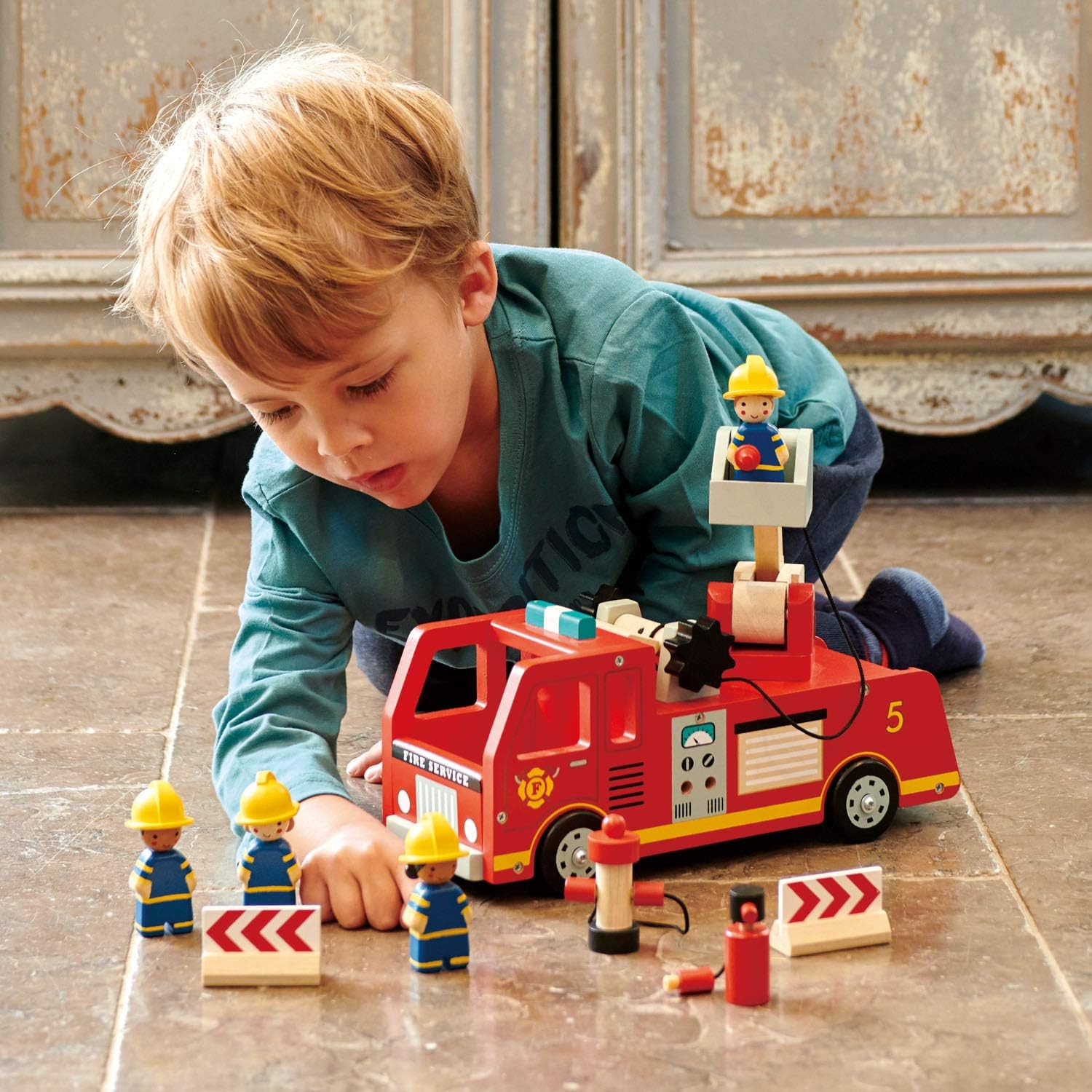 Tender Leaf Toys - Fire Engine - Wooden Fire Truck Toy with Firefighters and Accessories