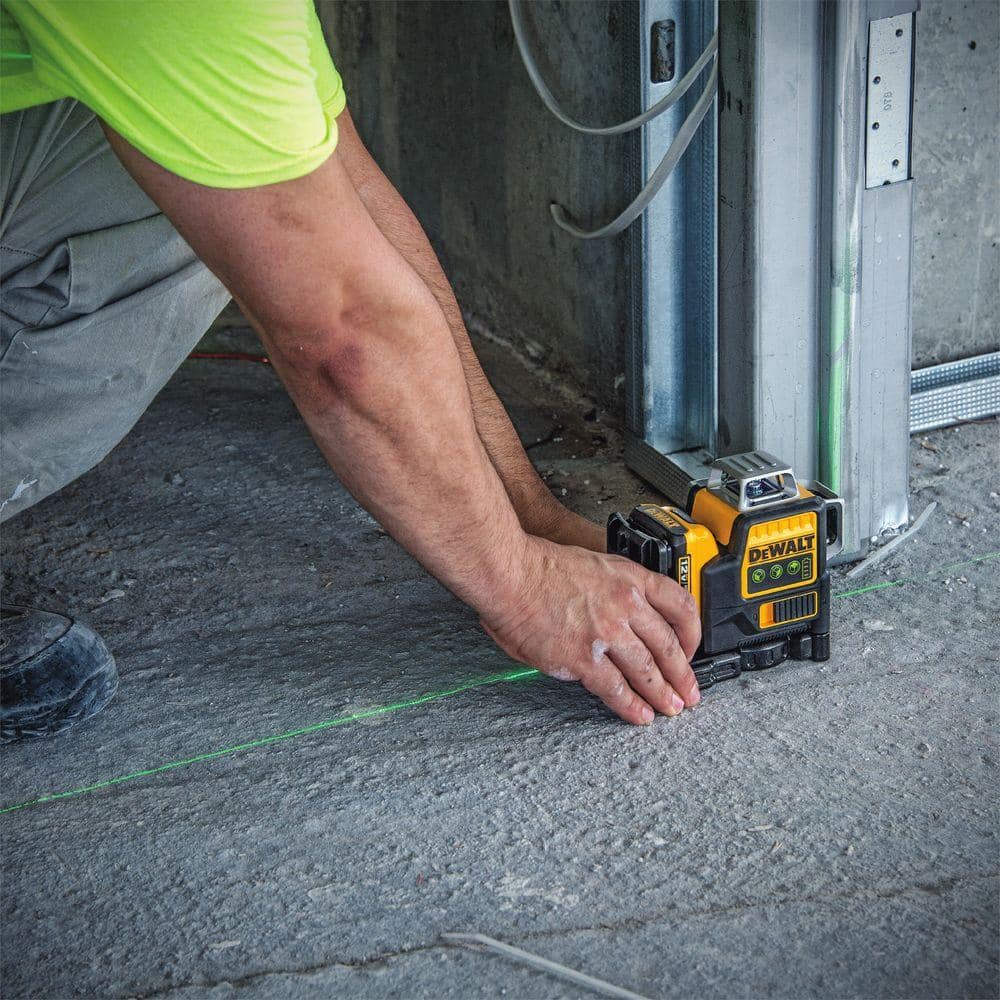 DEWALT 12V MAX Lithium-Ion 100 ft. Green Self-Leveling 3-Beam 360 Degree Laser Level with 2.0Ah Battery, Charger and Case DW089LG