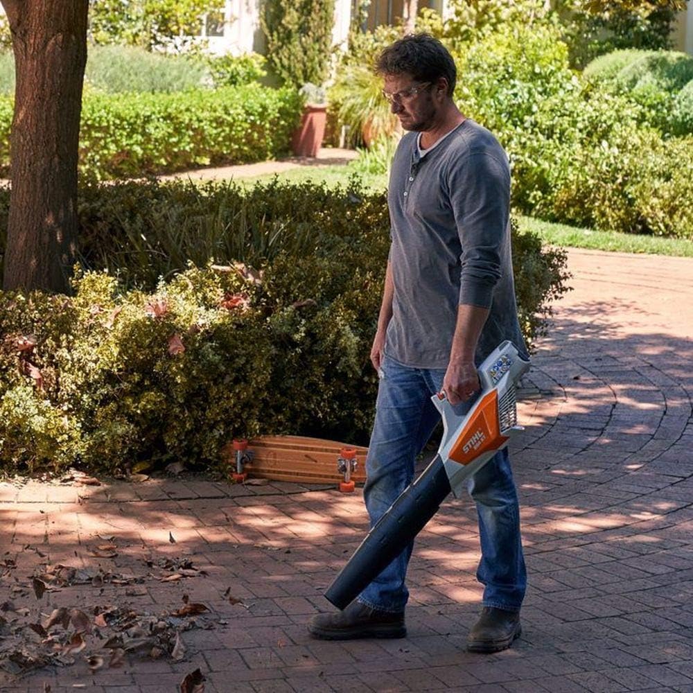 Stihl BGA 57 Leaf Blower Set with AK 20 Battery and AL 101 Charger Orange/White, JT042622109