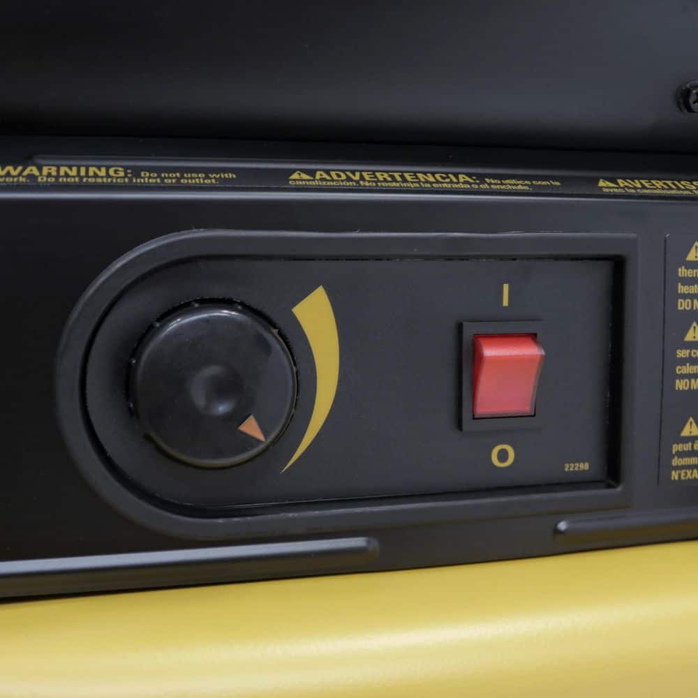 DEWALT Heavy Duty 215,000 BTU Yellow Forced Air Kerosene Outdoor Space Heater (6,500 sq. ft. Heating Area) DXH215HD