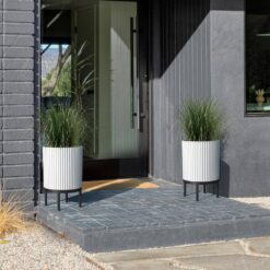 Veradek Demi 16 in. Raised with Stand Round White Plastic Planter with Black Stand (2-Pack) DMSTV16WBL-2PK