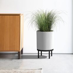 Veradek Demi 16 in. Raised with Stand Round White Plastic Planter with Black Stand (2-Pack) DMSTV16WBL-2PK
