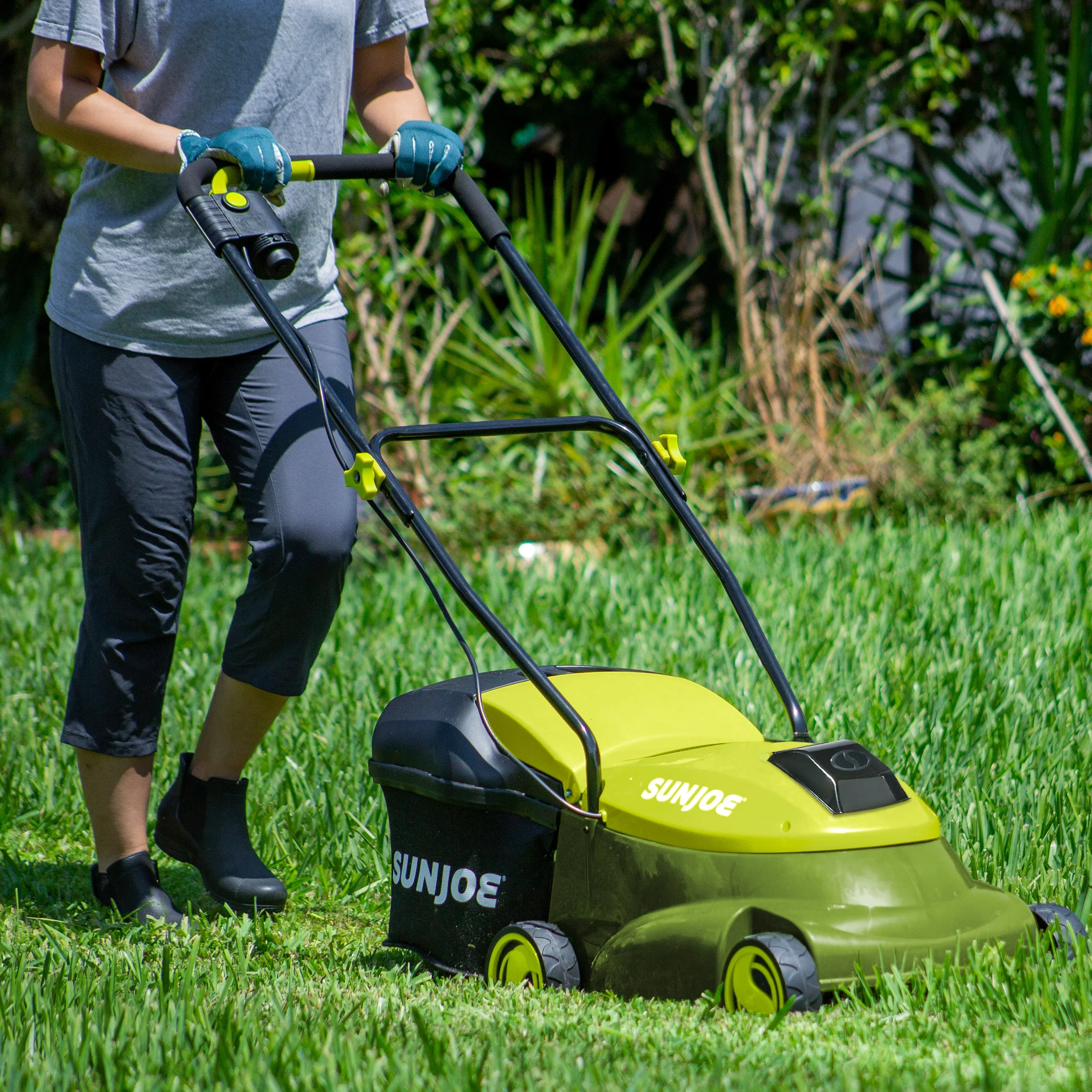 Sun Joe MJ401C-XR Cordless Lawn Mower | 14 inch | 28V | 5 Ah | Brushless Motor