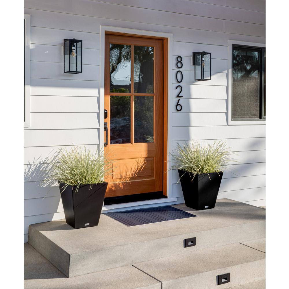 Veradek Nobleton 22 in. Black Plastic Square Planter (2-Pack)