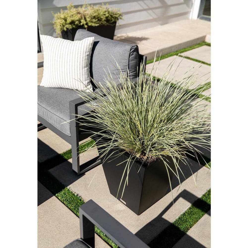 Veradek Nobleton 22 in. Black Plastic Square Planter (2-Pack)