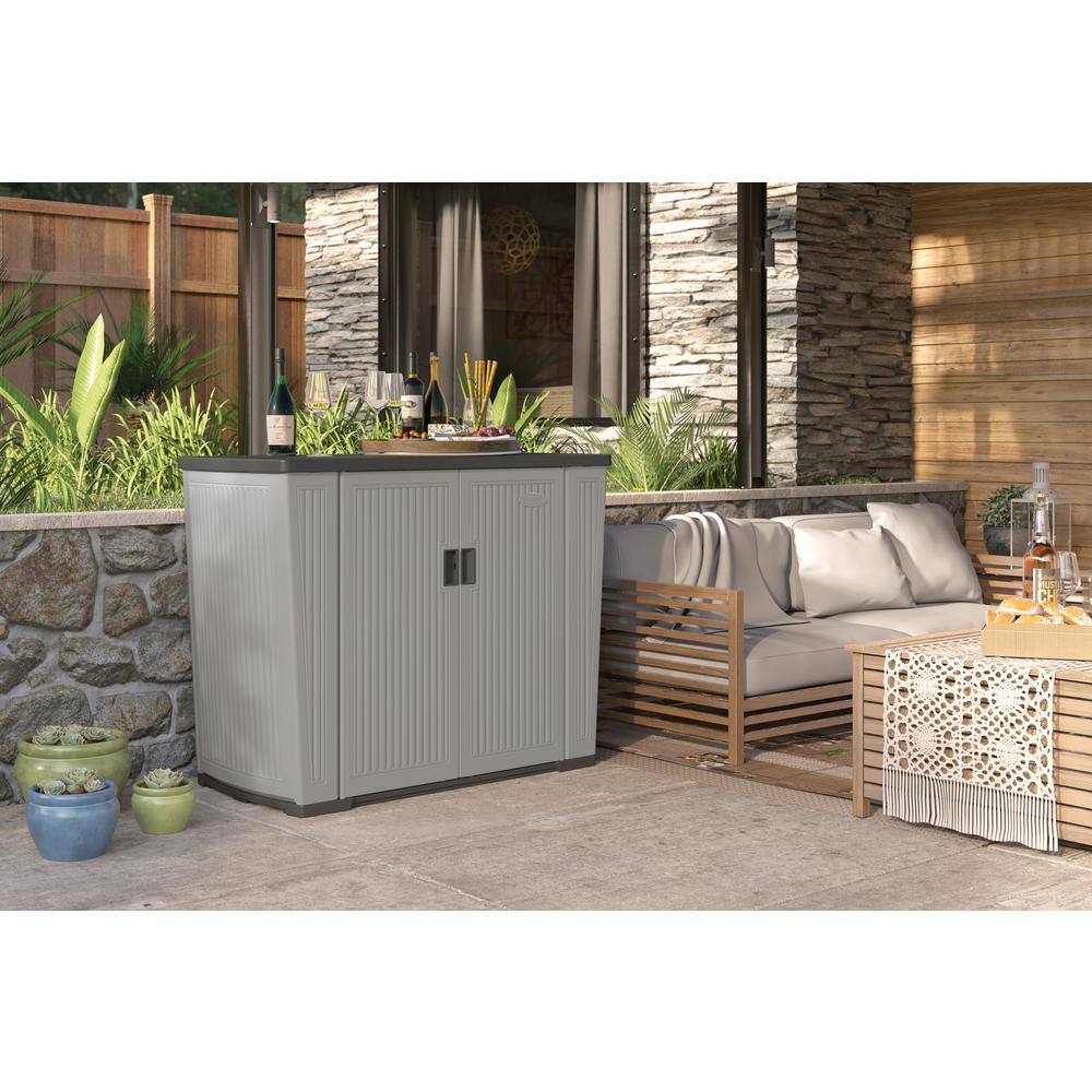 Suncast 130 Gal. Backyard Oasis Vertical Deck Box