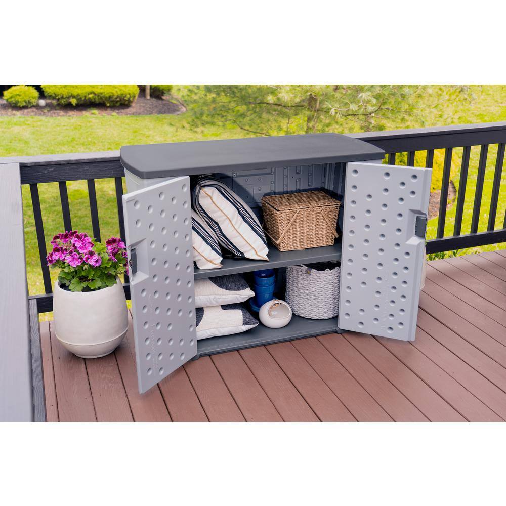 Suncast 130 Gal. Backyard Oasis Vertical Deck Box