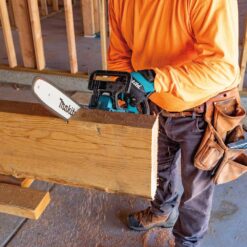 Makita LXT 14 in. 18V Lithium-Ion Brushless Battery Electric Chainsaw