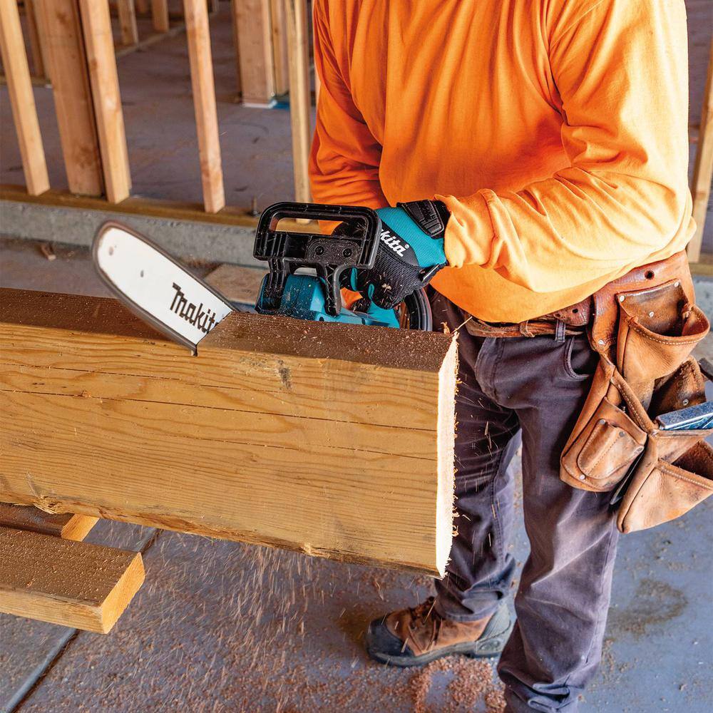 Makita LXT 14 in. 18V Lithium-Ion Brushless Battery Electric Chainsaw