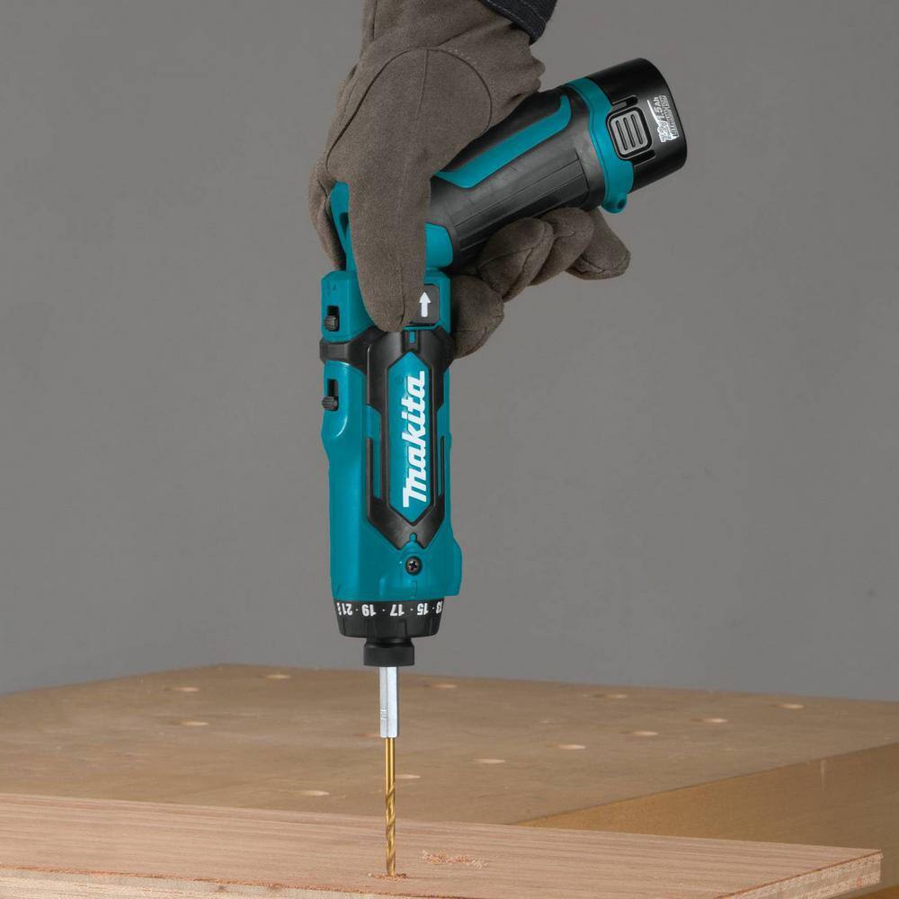 Makita DF012DSE 7.2V Lithium-Ion 1/4 in. Cordless Hex Driver-Drill Kit with Auto-Stop Clutch