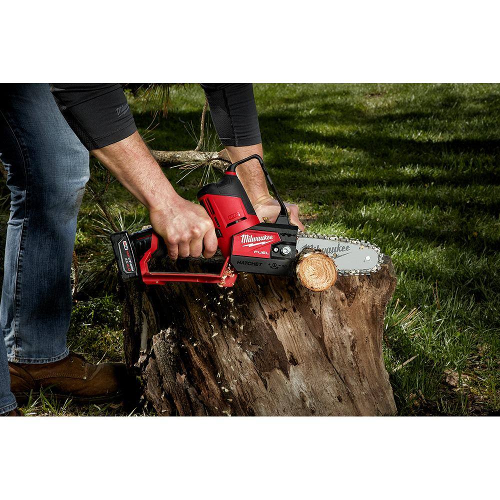 Milwaukee M12 FUEL 6 in. 12V Lithium-Ion Brushless Battery HATCHET Pruning Saw Kit w/4.0 Ah Battery, Charger & Extra Chain