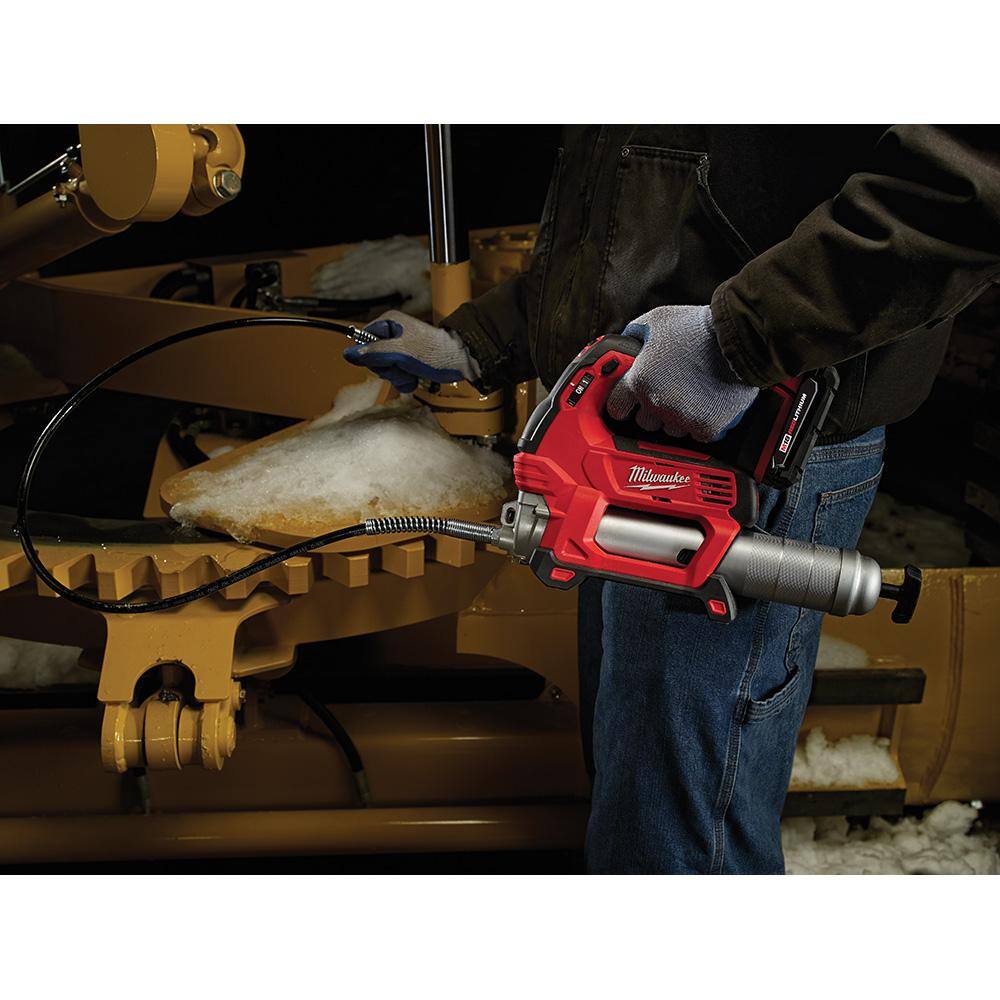 Milwaukee M18 18V Lithium-Ion Cordless Grease Gun 2-Speed with (2) 6.0Ah Batteries and Charger
