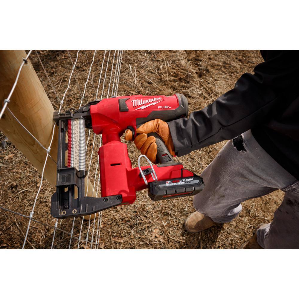 Milwaukee M18 FUEL 18-Volt Lithium-Ion Brushless Cordless Utility Fencing Stapler (Tool-Only)