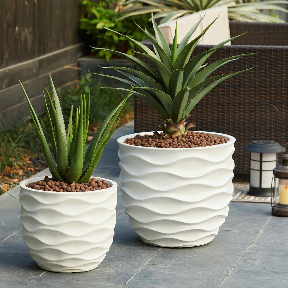 LuxenHome Waves Design MgO White Composite Decorative Pots (2-Pack)