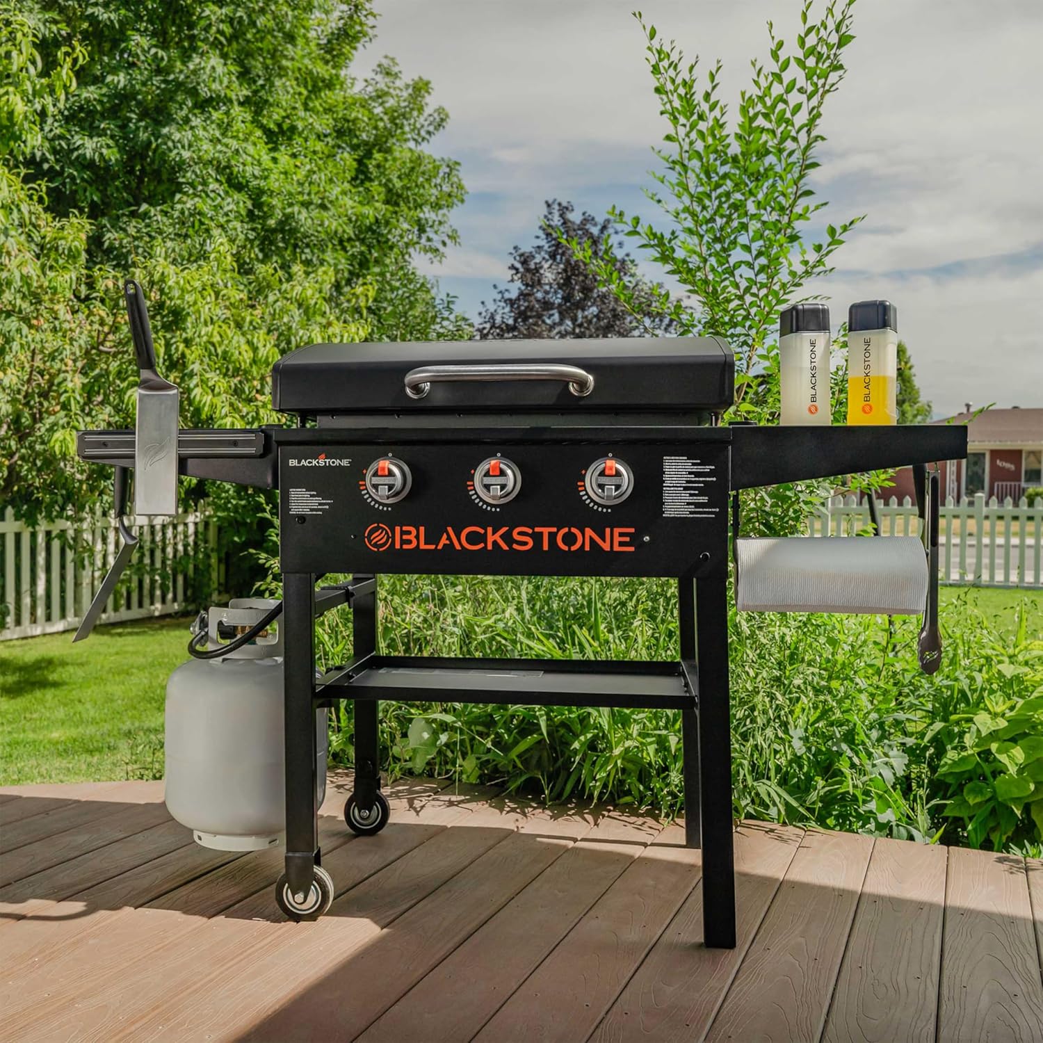 Blackstone 28 Inch Griddle 2080 Original 3-Burner XL Griddle with Hood and Side Shelves Outdoor Flat Top Grill