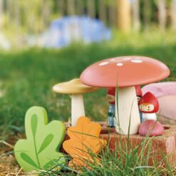 Tender Leaf Toys - Woodland Gnome Family - 8 Piece Solid Wood Imaginative Play Set, Nursery Decoration - Age 3+