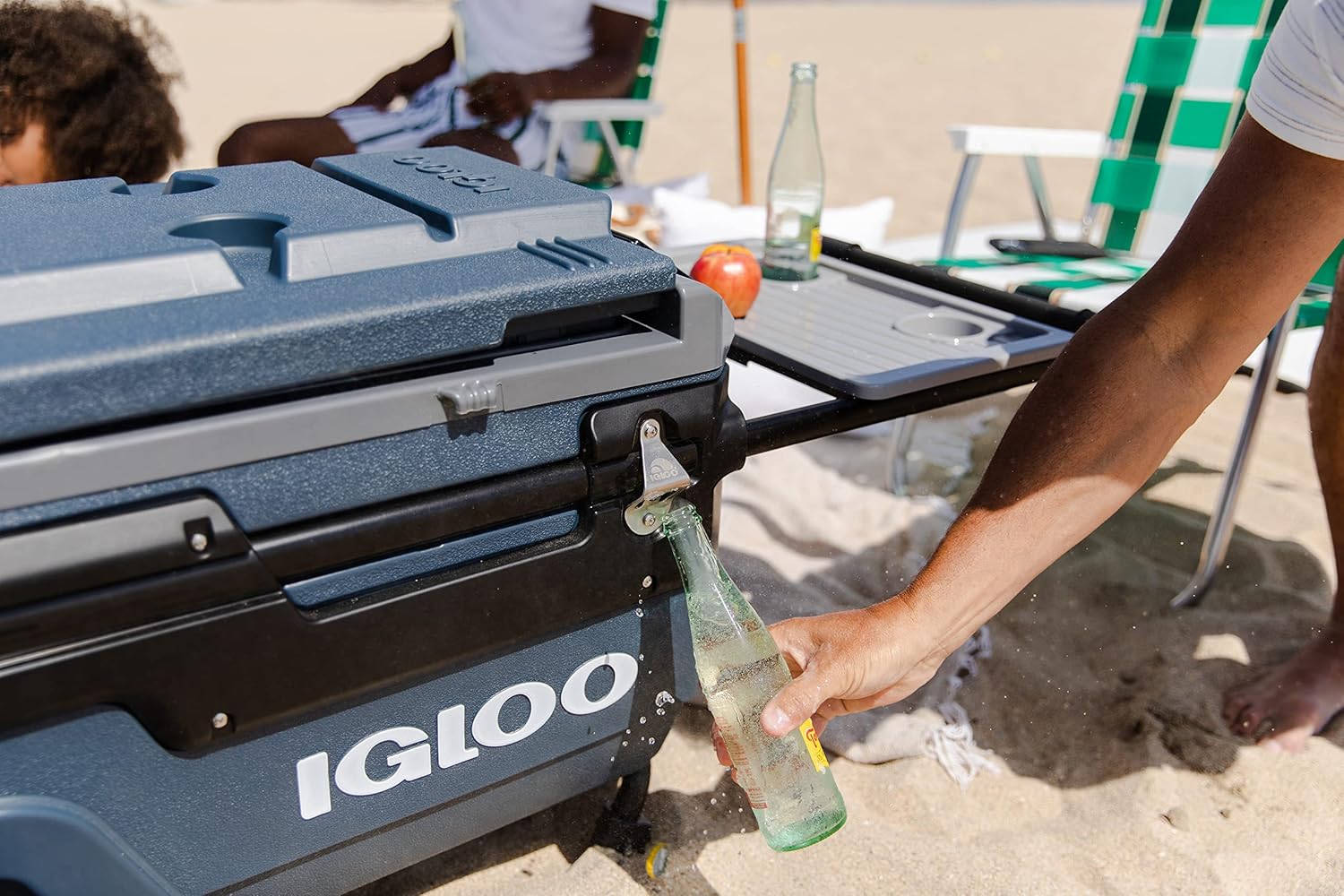 Igloo Trailmate Journey 70Qt Wheeled Cooler, Insulated Hard Shell Ice Chest, Carbonite