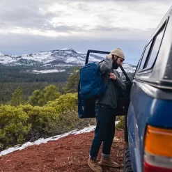 YETI Crossroads 27L Backpack, NAVY 2