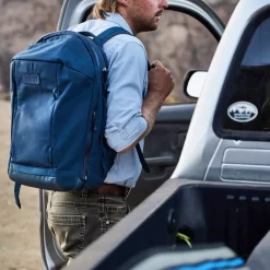 YETI Crossroads 27L Backpack, NAVY 2