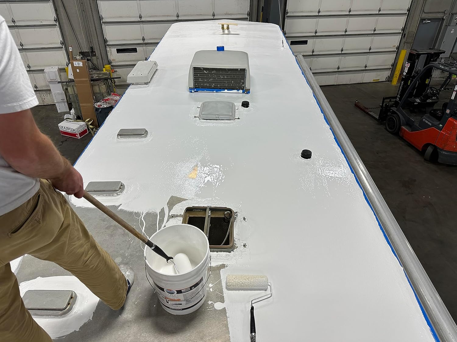Marlin Coatings Silicone Roof Sealant - Self Leveling - Complete Waterproofing - Easy One Coat Application (5 Gallon, Gray)