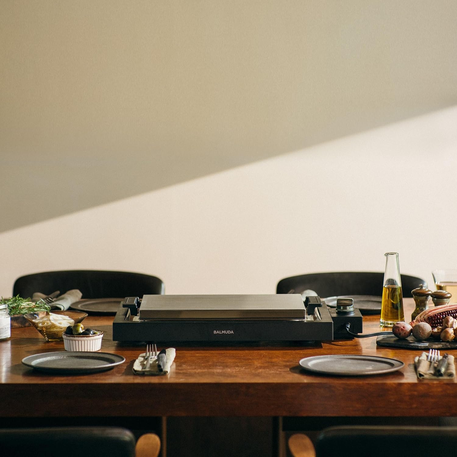 BALMUDA The Teppanyaki | 6.6mm Cladding Plate Hot Plate with Precise Temperature Control (320°F–430°F)