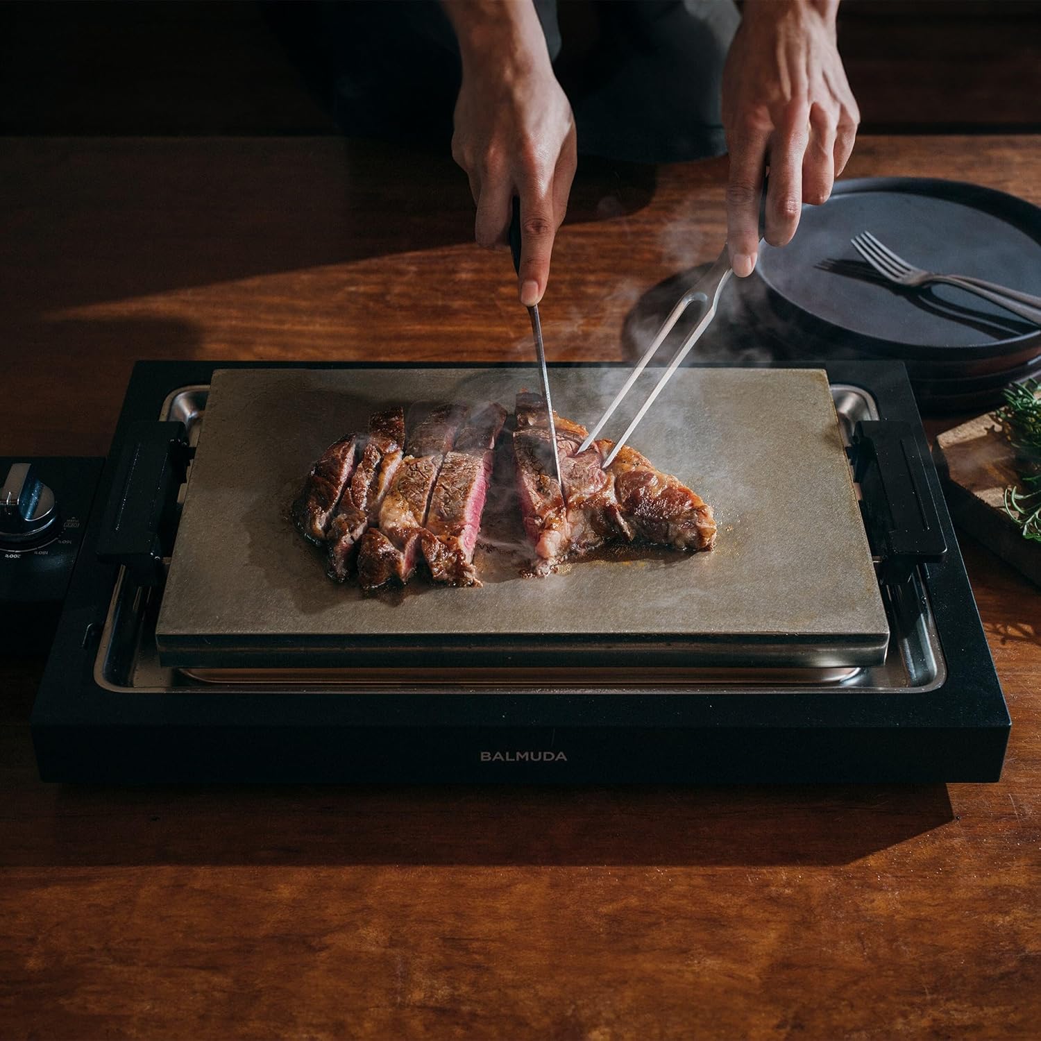 BALMUDA The Teppanyaki | 6.6mm Cladding Plate Hot Plate with Precise Temperature Control (320°F–430°F)