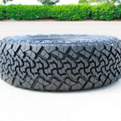 Venom Power Terra Hunter X/T 265/75R16 116T Extreme Terrain Tire