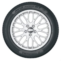 Yokohama Avid Ascend GT All Season P205/65R15 92H Passenger Tire