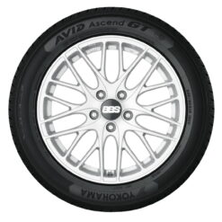 Yokohama Avid Ascend GT All Season 215/60R16 95V Passenger Tire