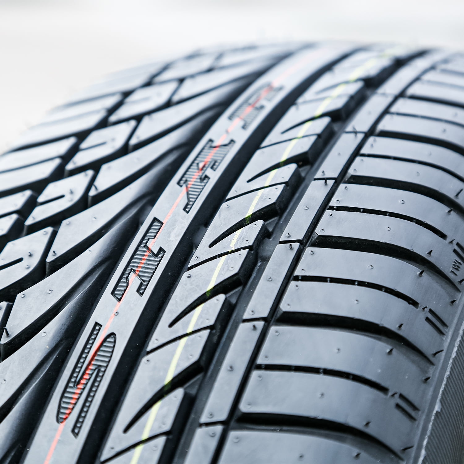 Set of 4 Fullway HP108 235/65R18 106H Performance a/s All Season Tires