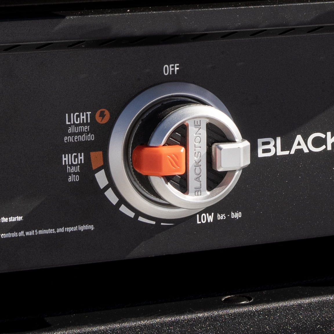 Blackstone On The Go 22” Table Top Griddle w/Side Burner