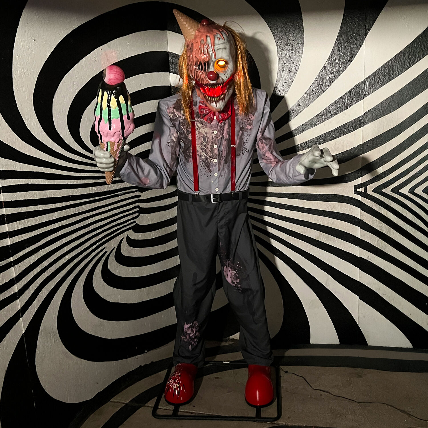 Haunted Hill Farm 6.89-ft Freestanding Motion Activated Talking Lighted Clown Animatronic
