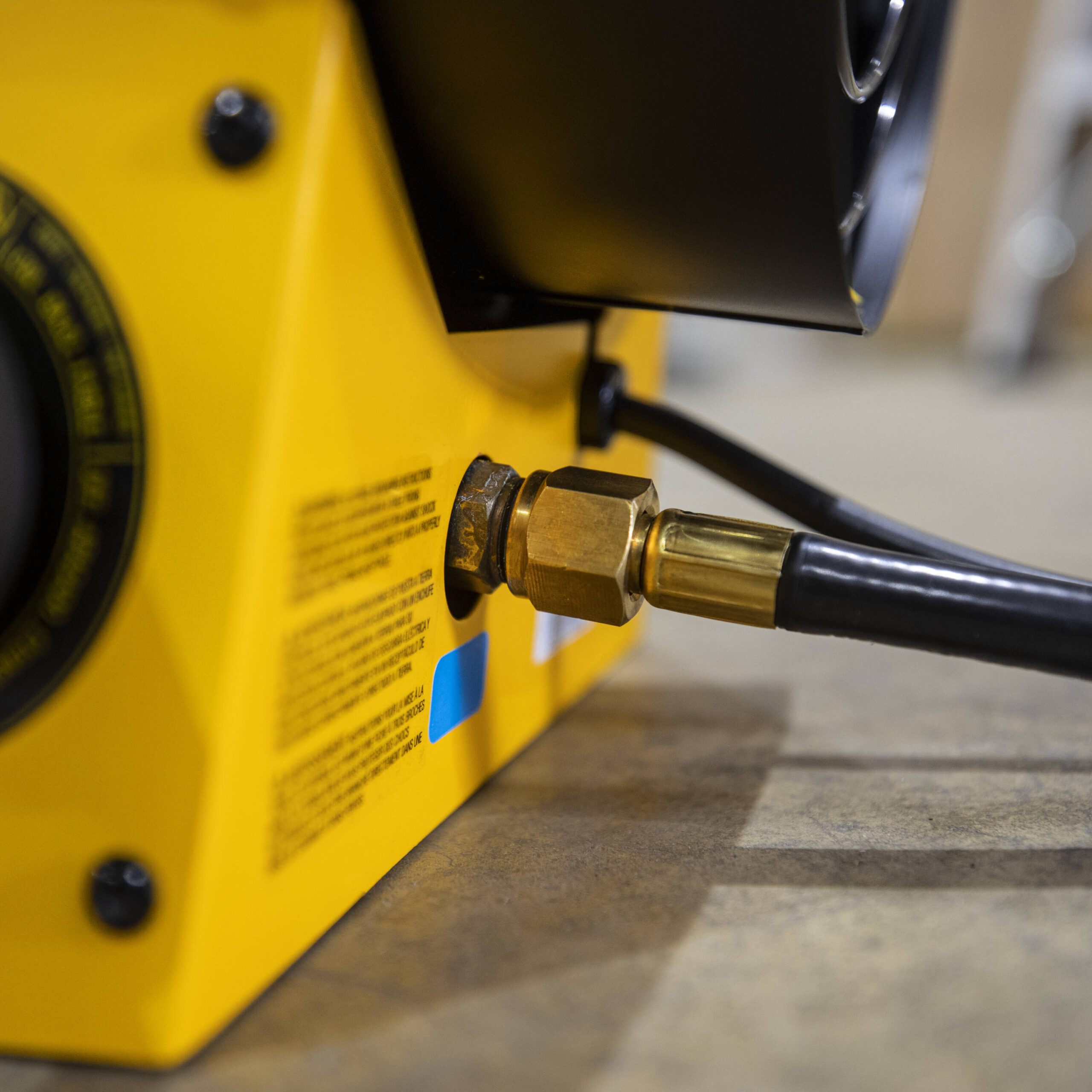 DEWALT Forced Air Propane 125000 -BTU Outdoor Portable Forced air Propane Heater