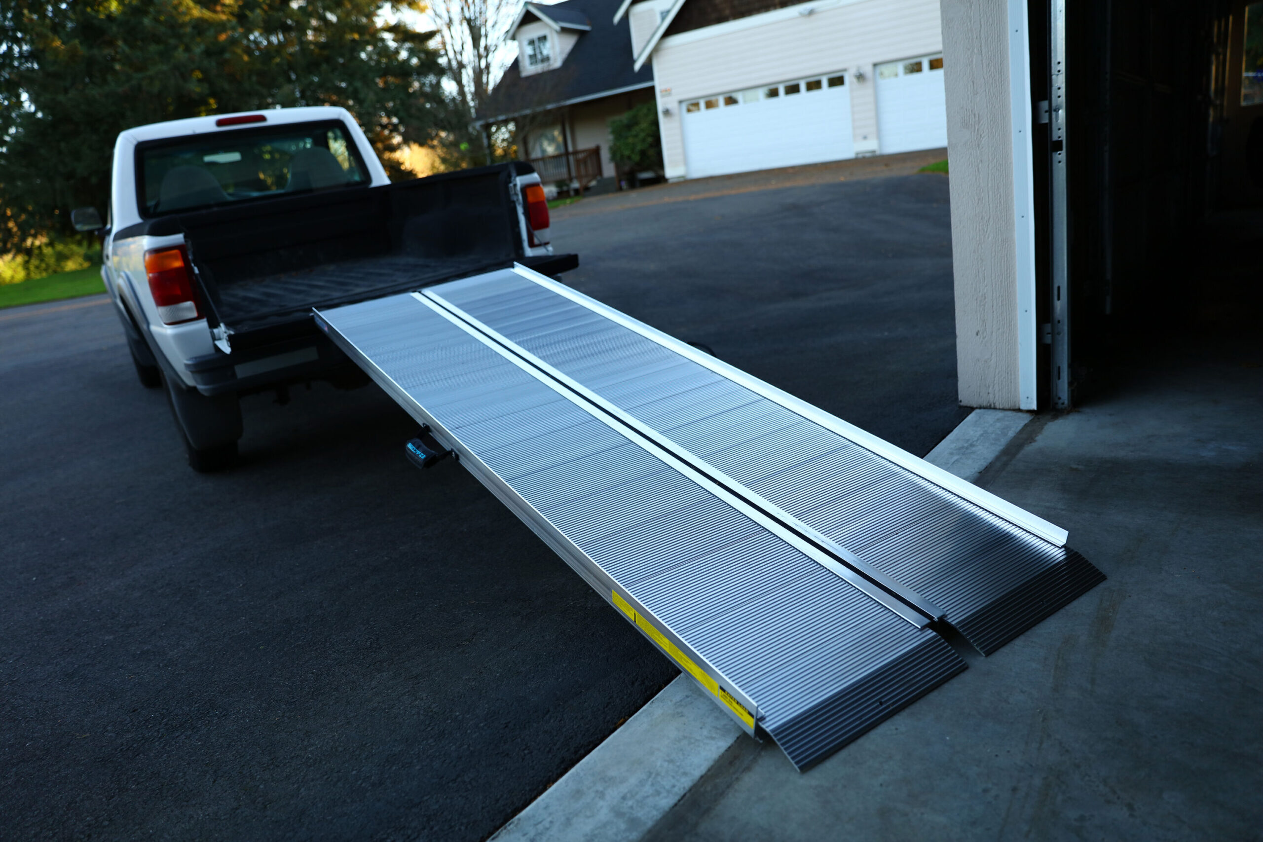 EZ-ACCESS 2.55-ft x 8-ft 1000-lb Capacity Folding Loading Ramp
