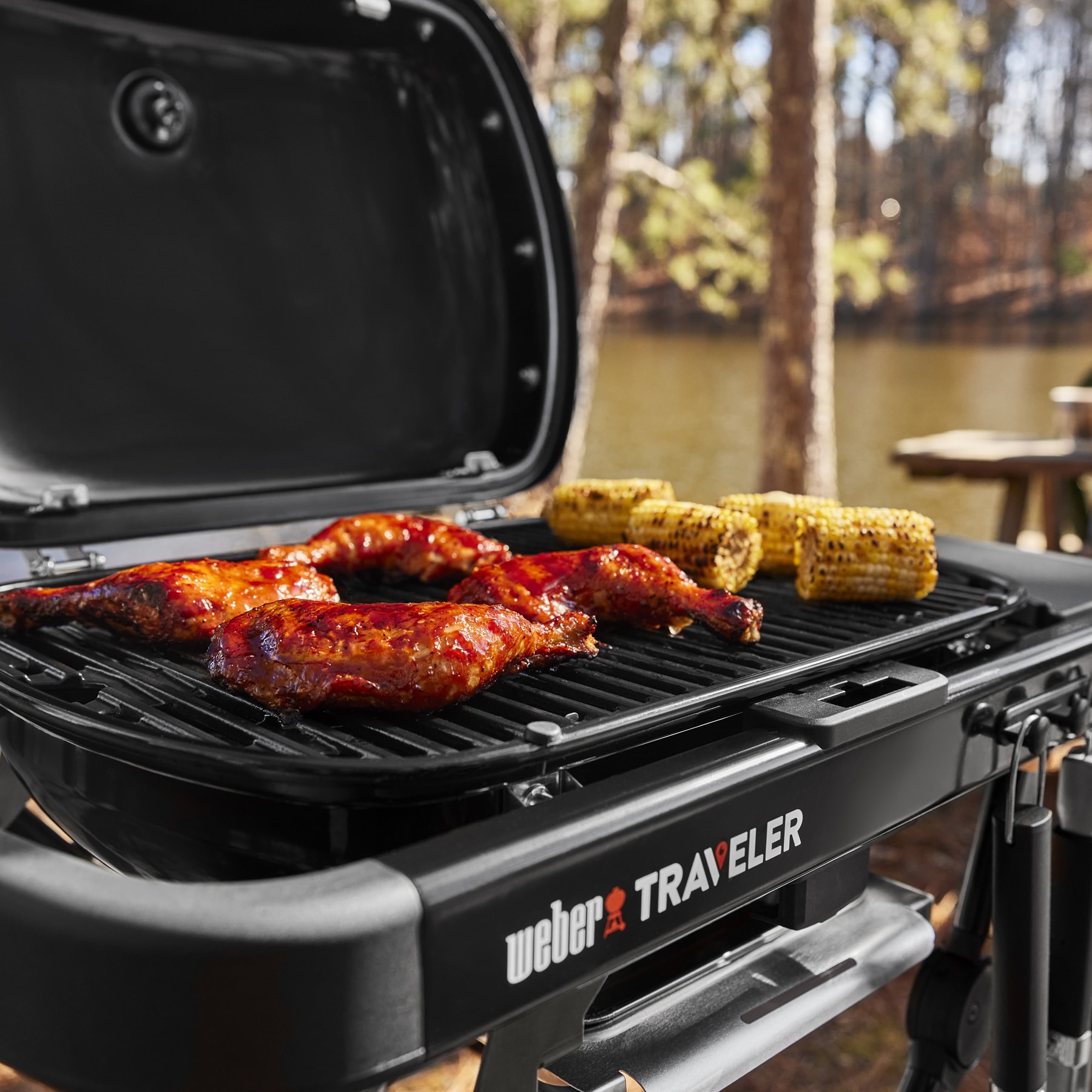 Weber Traveler Compact 240-Sq. in Black Portable Liquid propane Grill