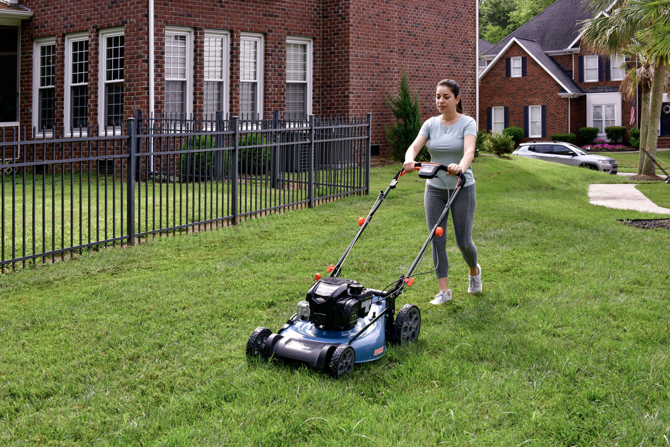 SENIX 22-in Gas Self-propelled lawn mower with 163-cc Briggs and Stratton Engine